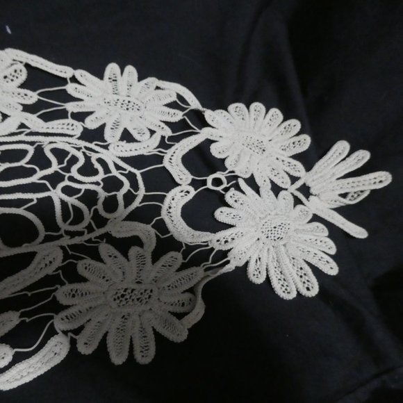 Vintage Handmade Oval Floral Crochet Doily - Picture 11 of 13